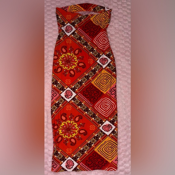 Love University Paisley Midi Strapless Dress with Vibrant Colors Size medium - Picture 3 of 3